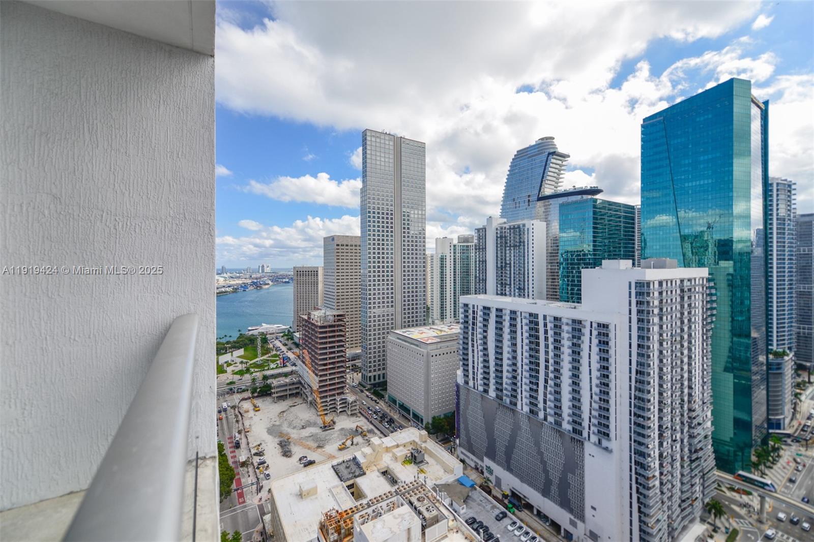 151 SE 1st St #3403, Miami FL 33131