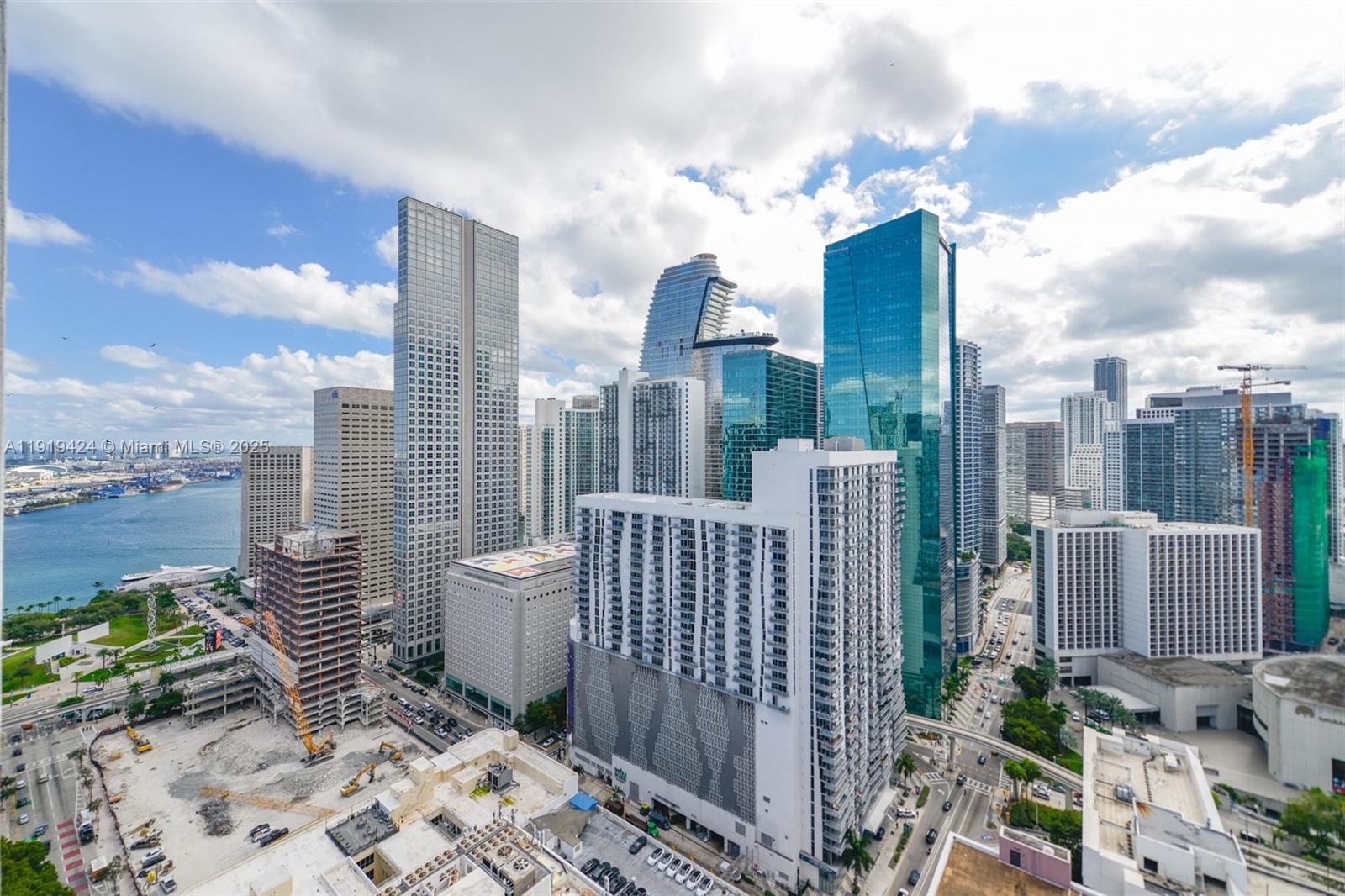 151 SE 1st St #3403, Miami FL 33131