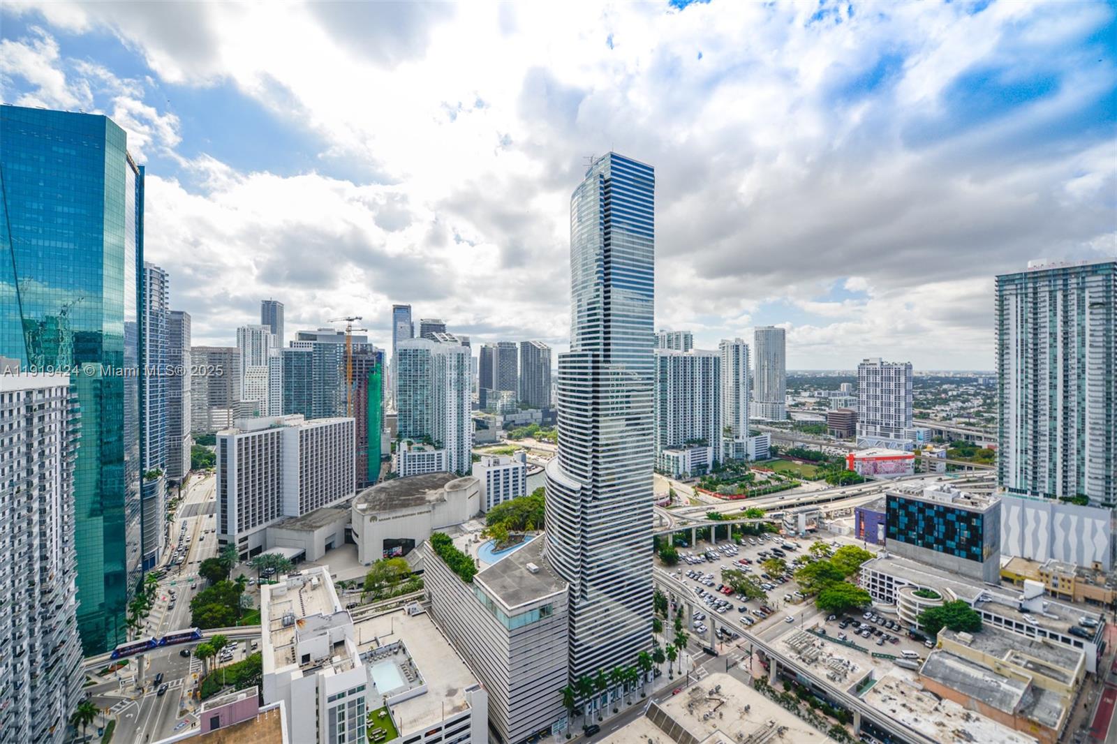 151 SE 1st St #3403, Miami FL 33131