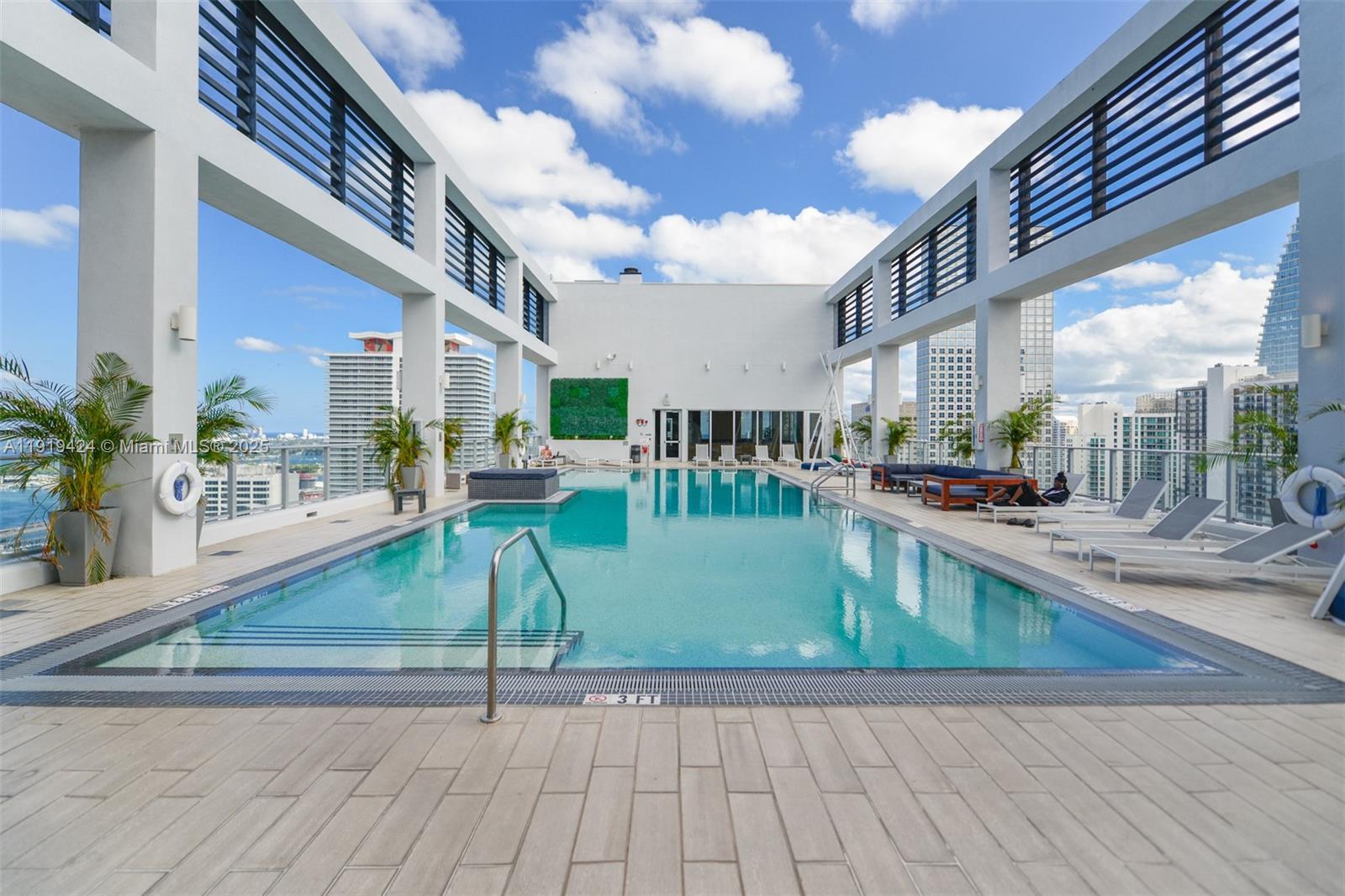 151 SE 1st St #3403, Miami FL 33131