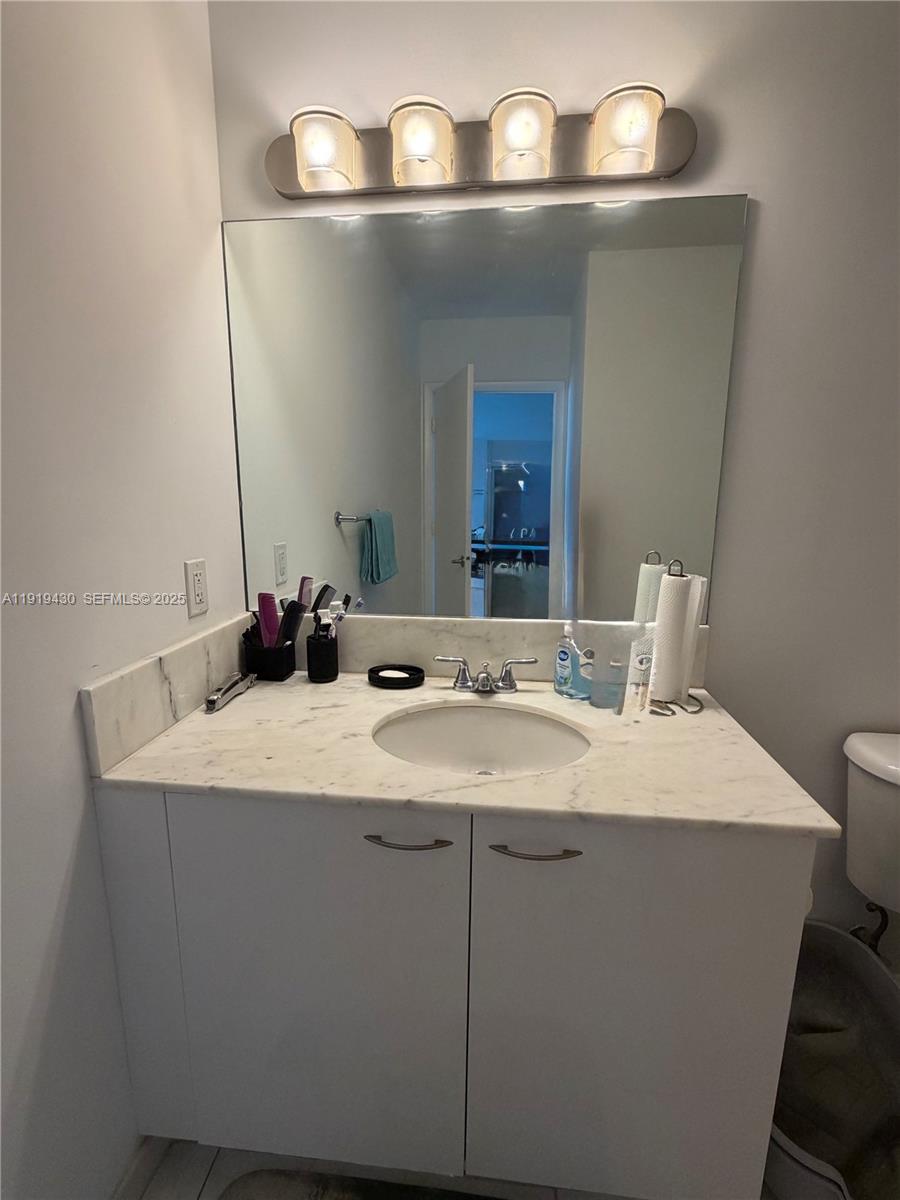 133 NE 2nd Ave #1017, Miami FL 33132
