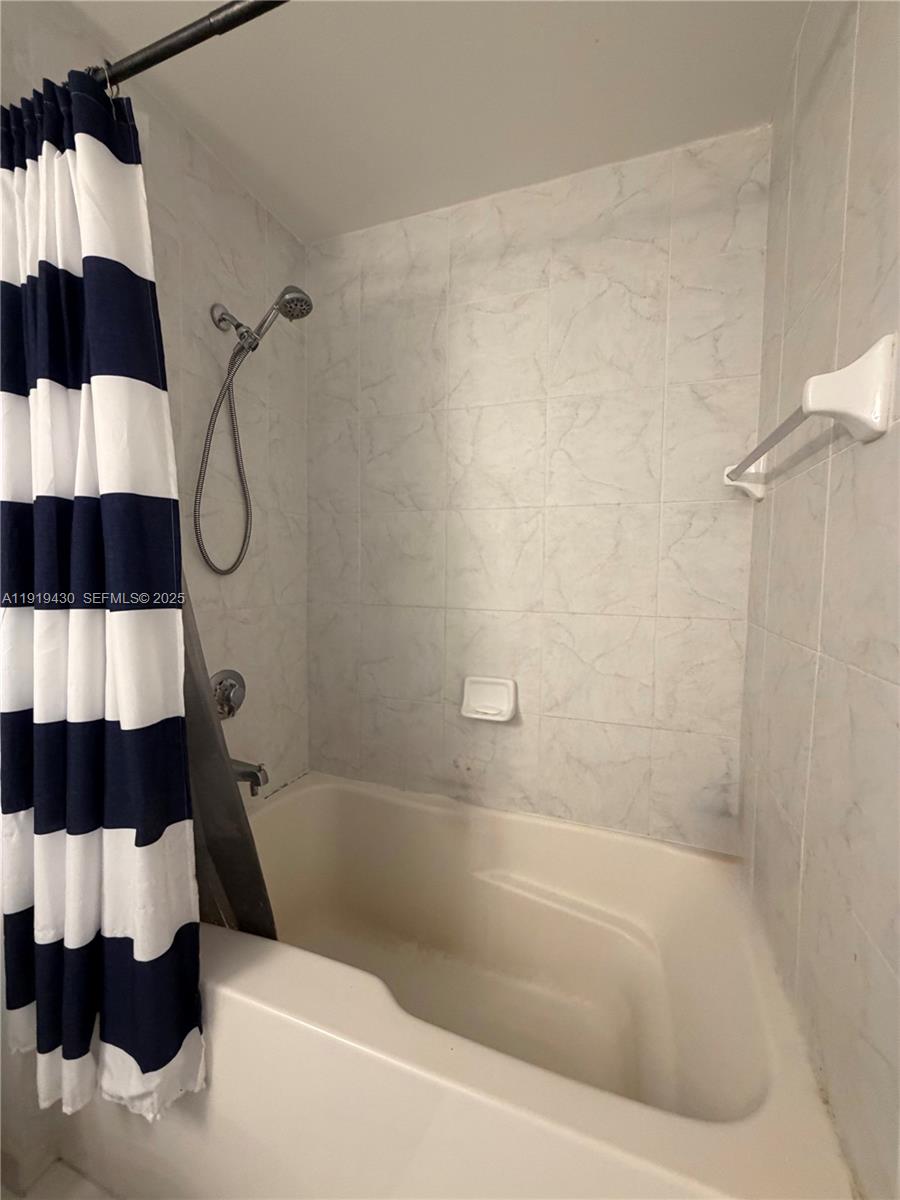 133 NE 2nd Ave #1017, Miami FL 33132