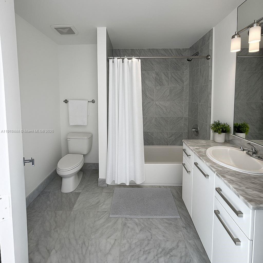 253 NE 2nd St #318, Miami FL 33132