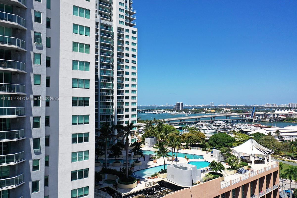 253 NE 2nd St #318, Miami FL 33132