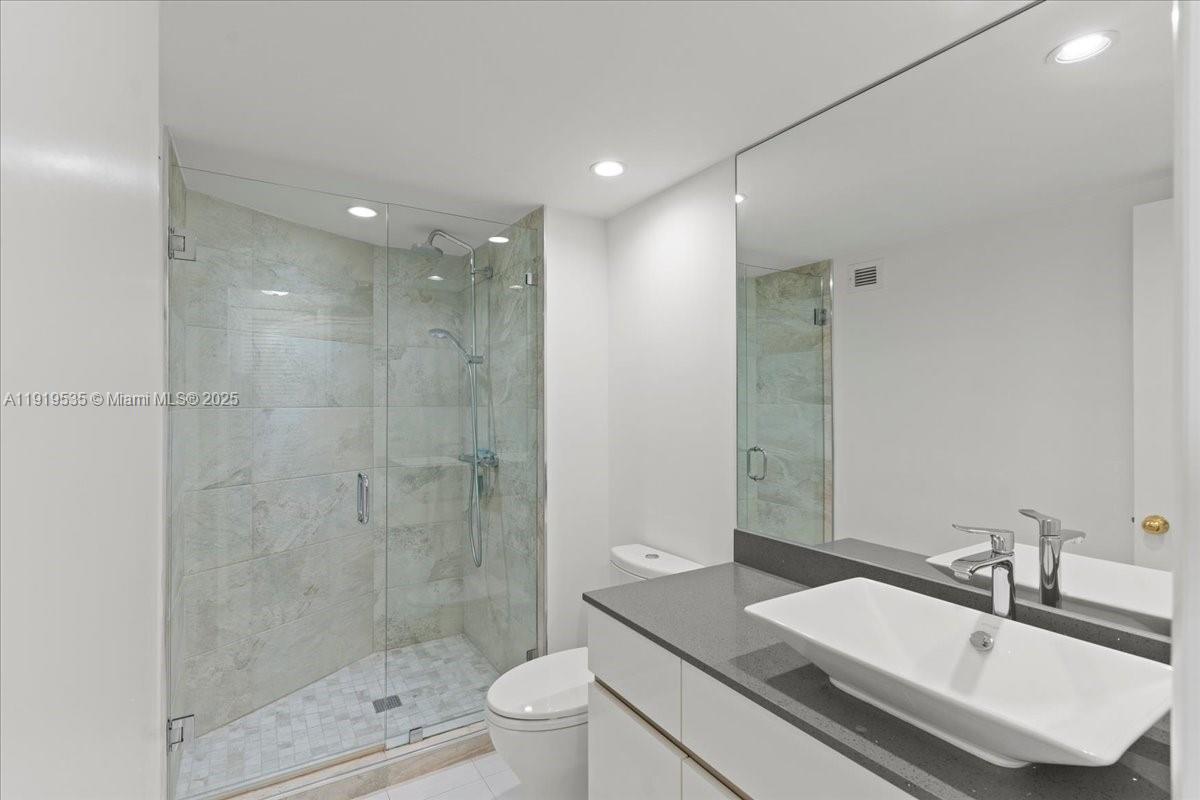 1121 Crandon Blvd #E304, Key Biscayne FL 33149