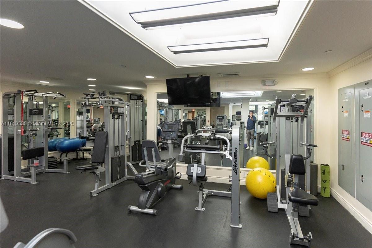 1121 Crandon Blvd #E304, Key Biscayne FL 33149