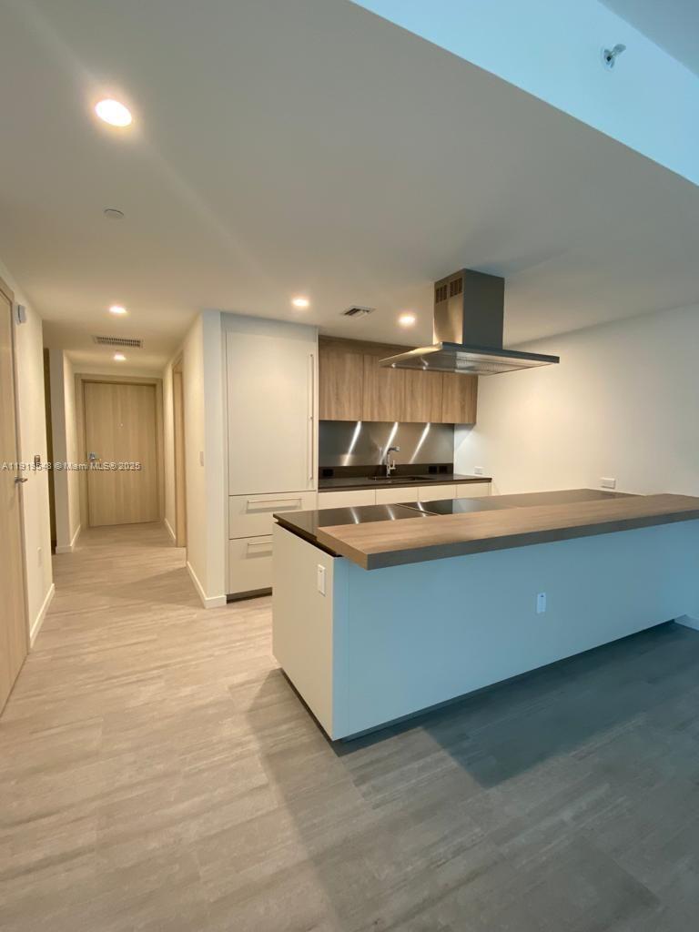 1000 Brickell Plz #3207, Miami FL 33131