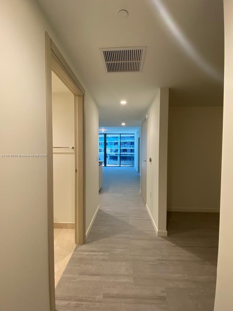 1000 Brickell Plz #3207, Miami FL 33131