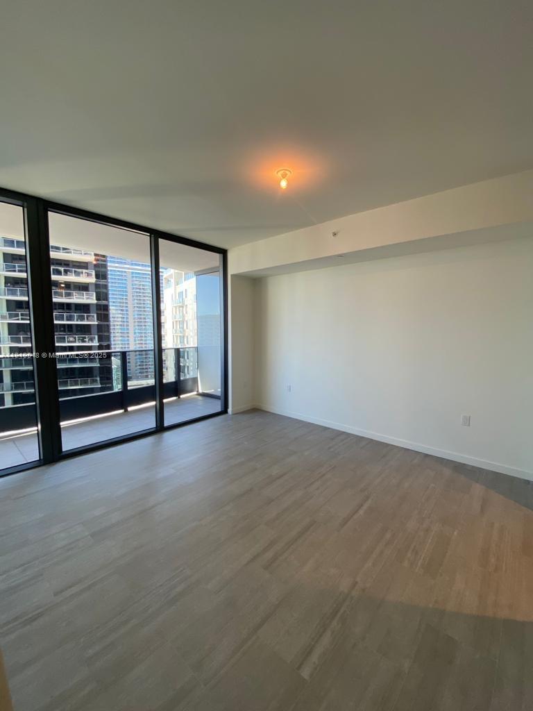 1000 Brickell Plz #3207, Miami FL 33131