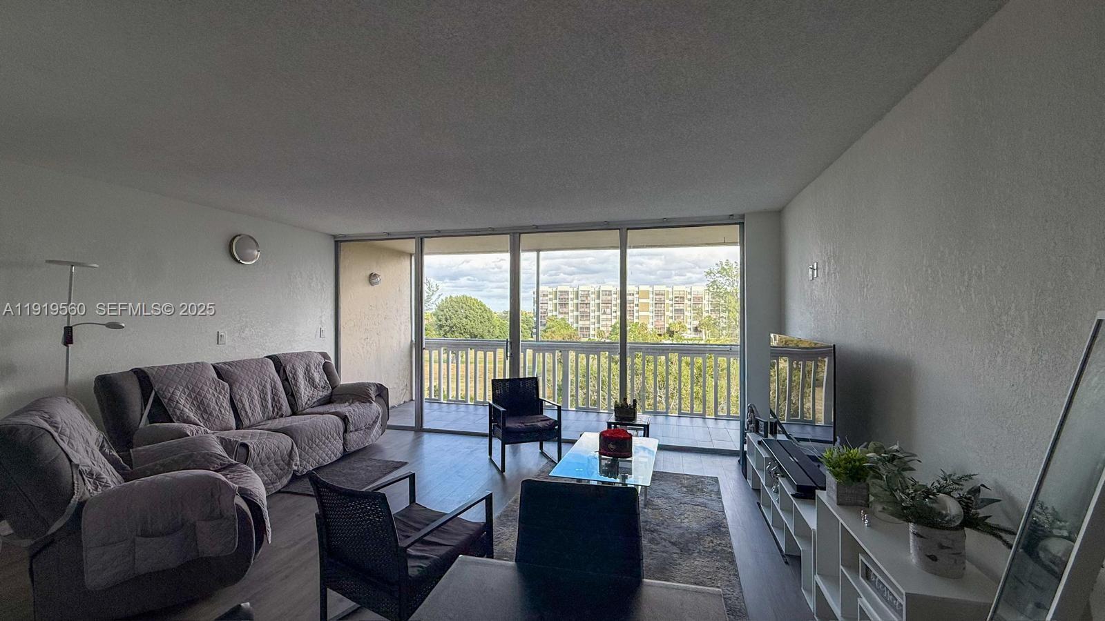 7051 Environ Blvd #436, Lauderhill FL 33319