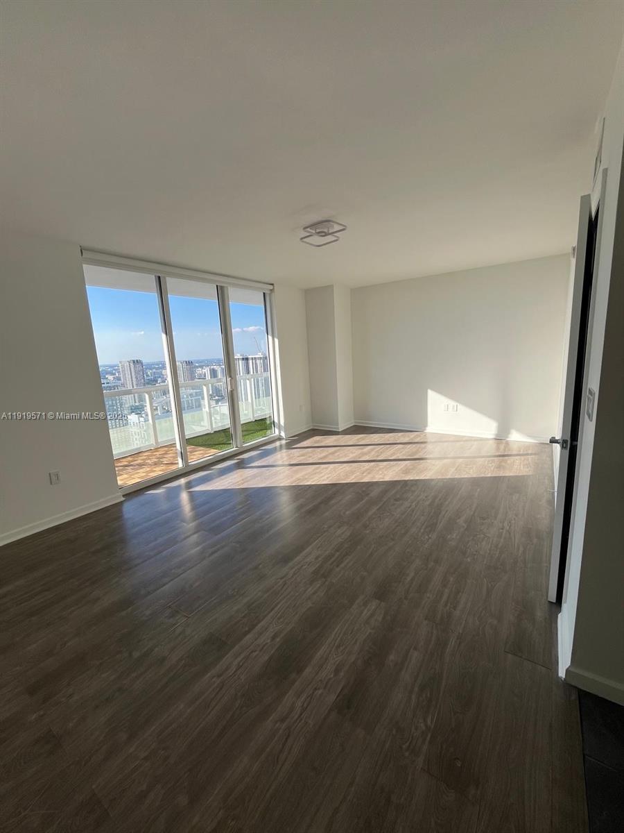 50 Biscayne Blvd #5303, Miami FL 33132