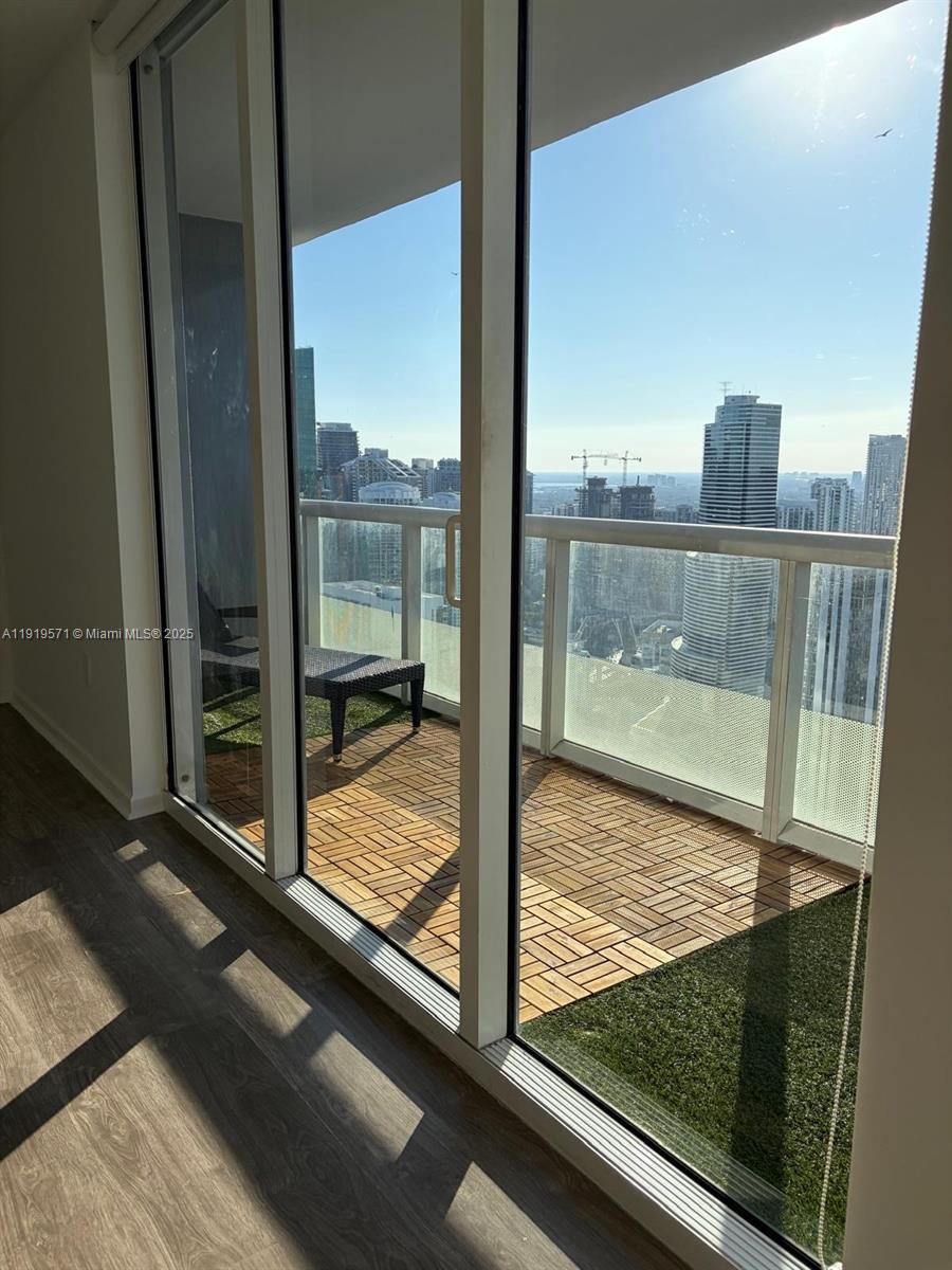 50 Biscayne Blvd #5303, Miami FL 33132