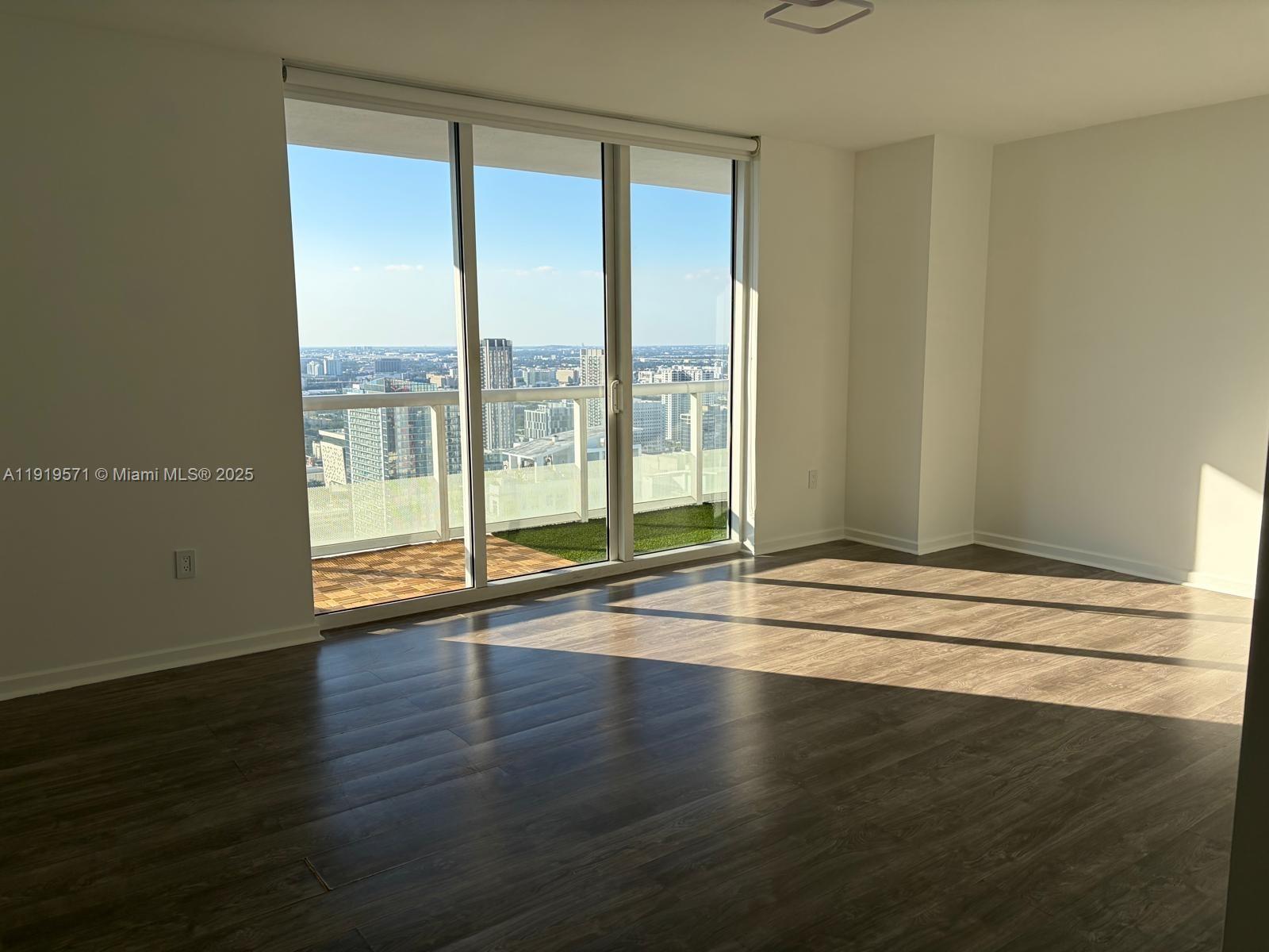 50 Biscayne Blvd #5303, Miami FL 33132