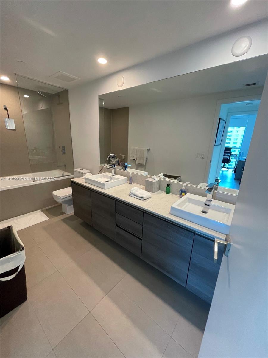 1080 BRICKELL AV #1502, Miami FL 33131