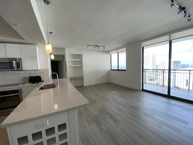 999 SW 1 AV #3214, Miami FL 33130