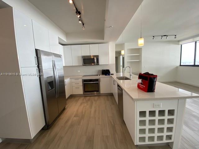 999 SW 1 AV #3214, Miami FL 33130