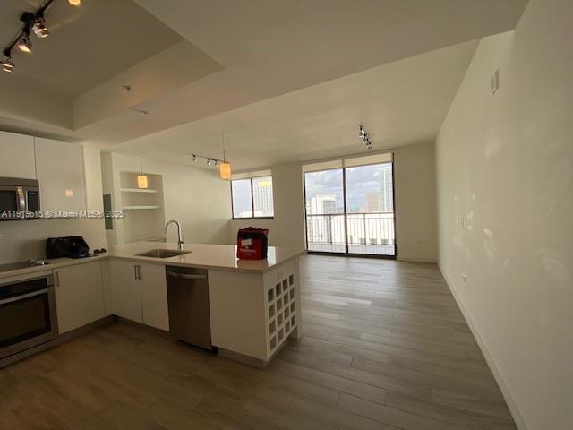 999 SW 1 AV #3214, Miami FL 33130