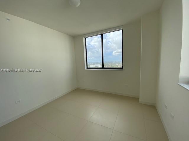 999 SW 1 AV #3214, Miami FL 33130