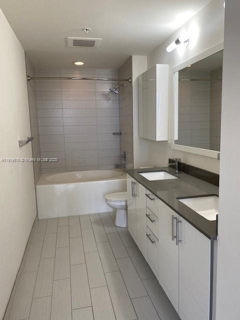 999 SW 1 AV #3214, Miami FL 33130