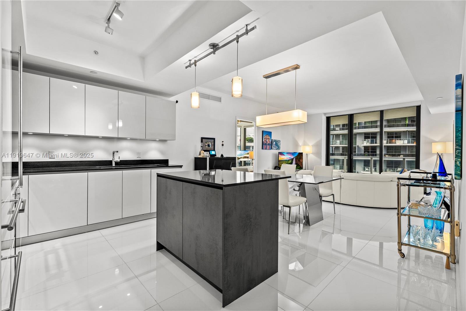 1010 Brickell Ave #4206, Miami FL 33131