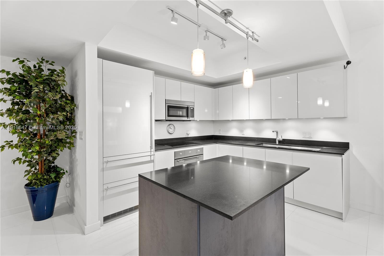 1010 Brickell Ave #4206, Miami FL 33131