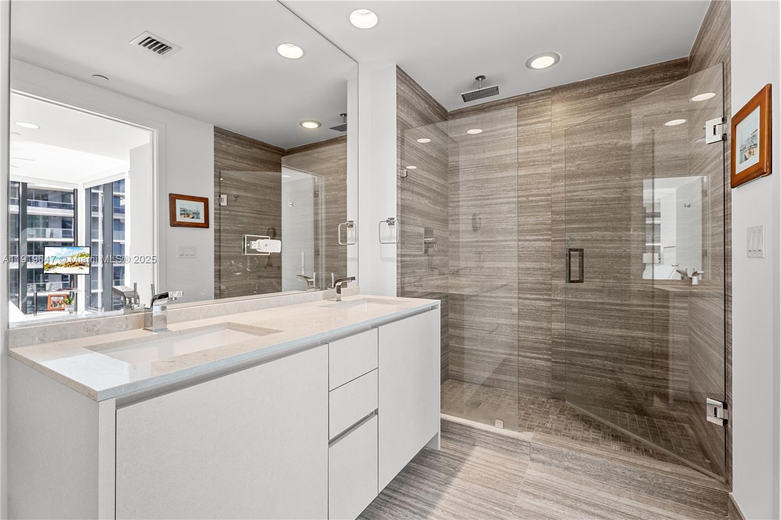 1010 Brickell Ave #4206, Miami FL 33131