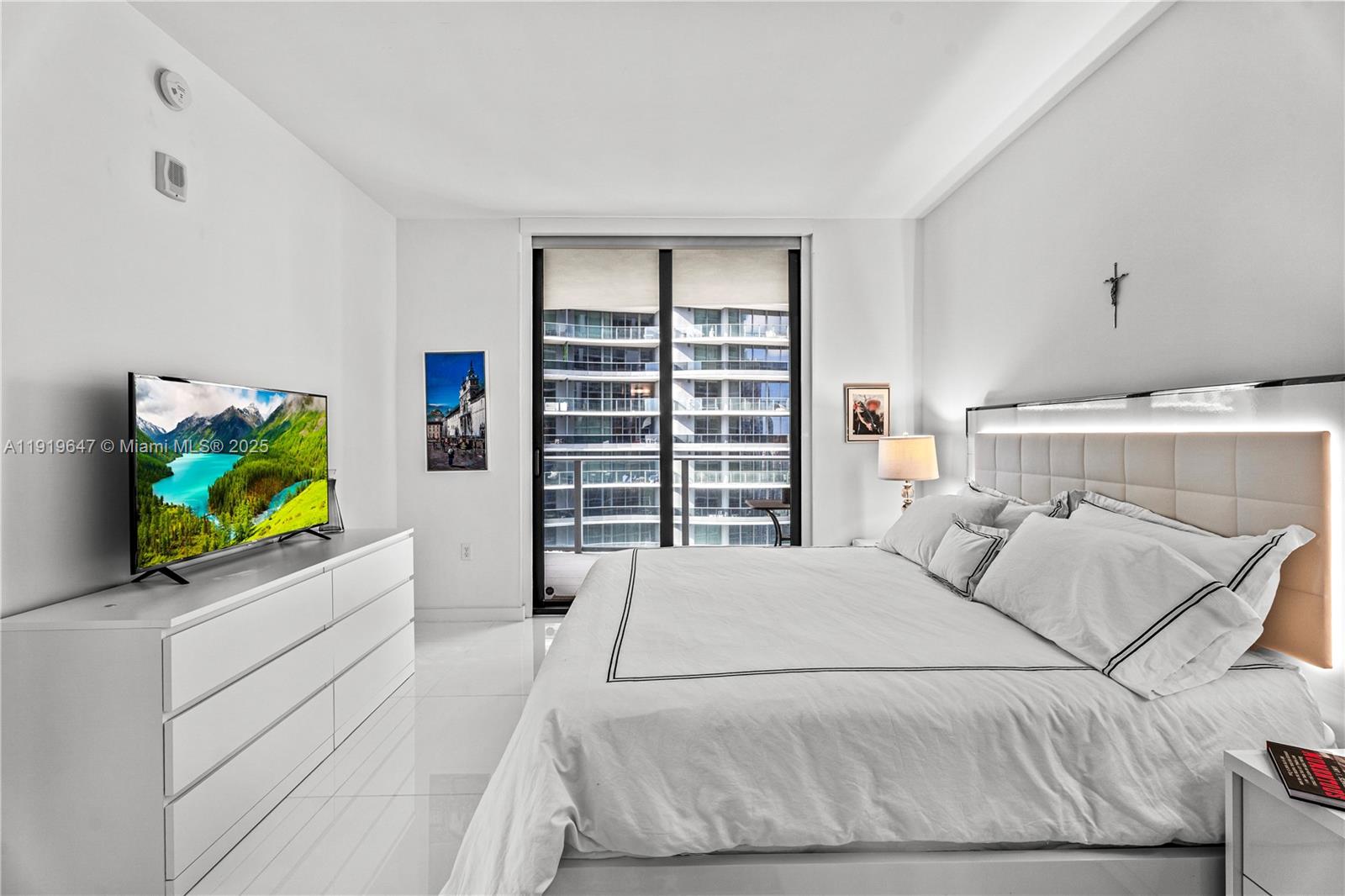 1010 Brickell Ave #4206, Miami FL 33131