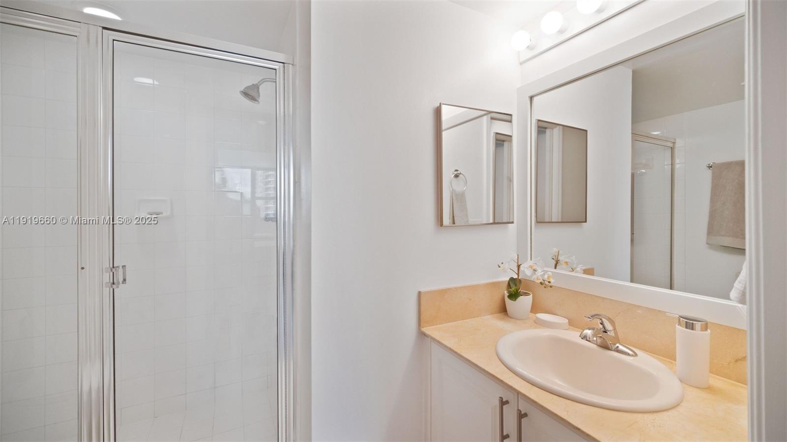 1155 Brickell Bay Dr #2203, Miami FL 33131
