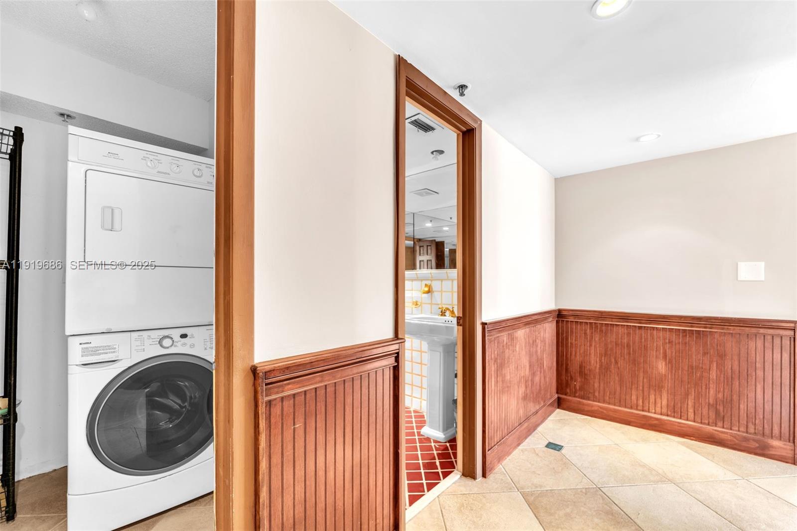 801 N Venetian Dr #208, Miami Beach FL 33139