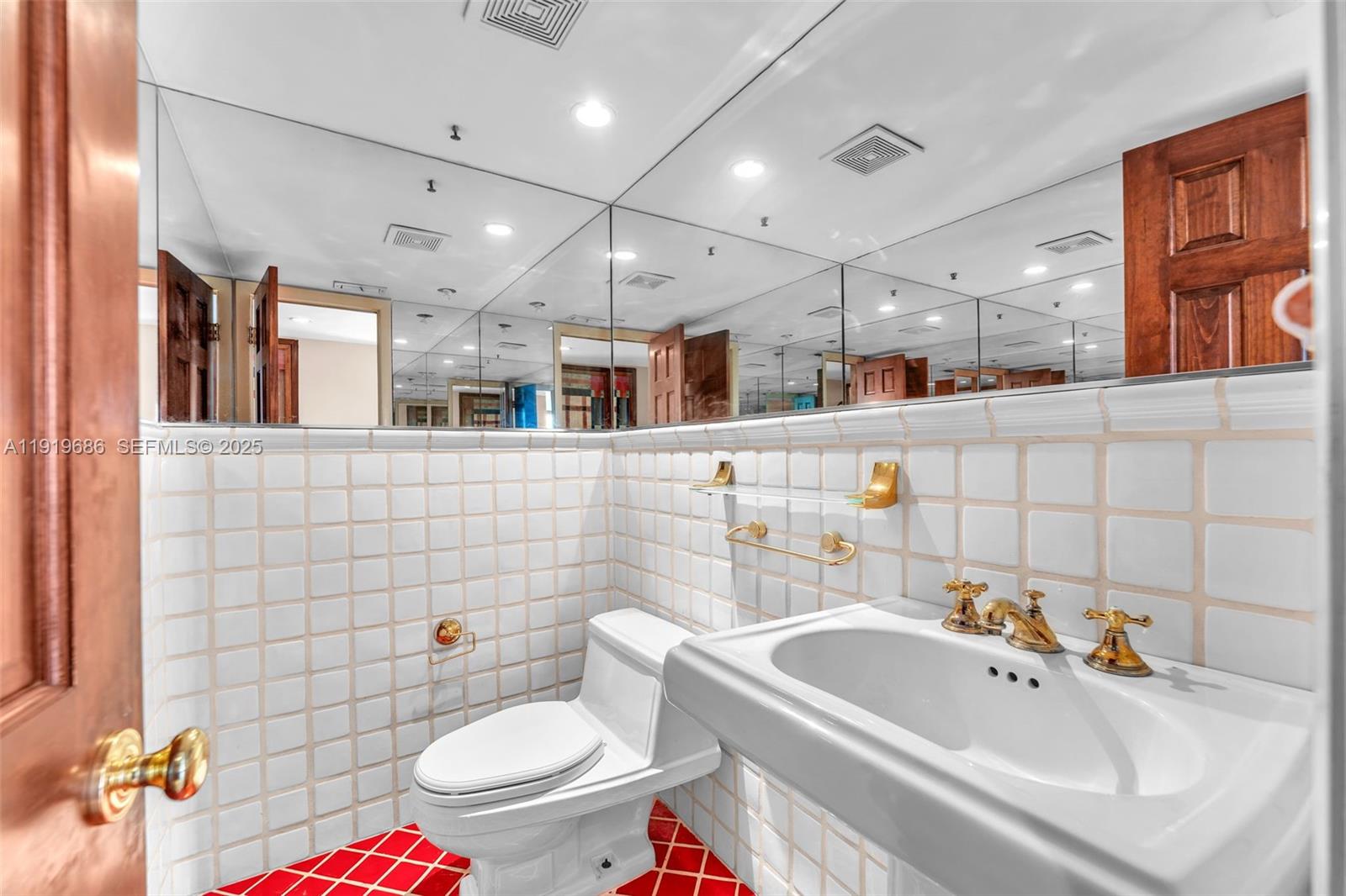 801 N Venetian Dr #208, Miami Beach FL 33139