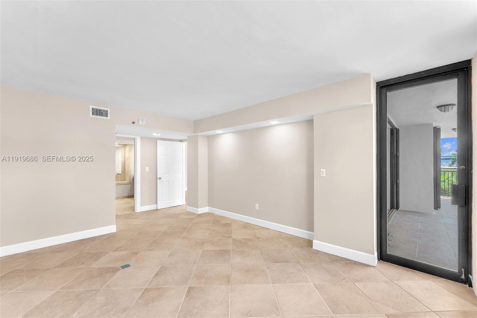 801 N Venetian Dr #208, Miami Beach FL 33139