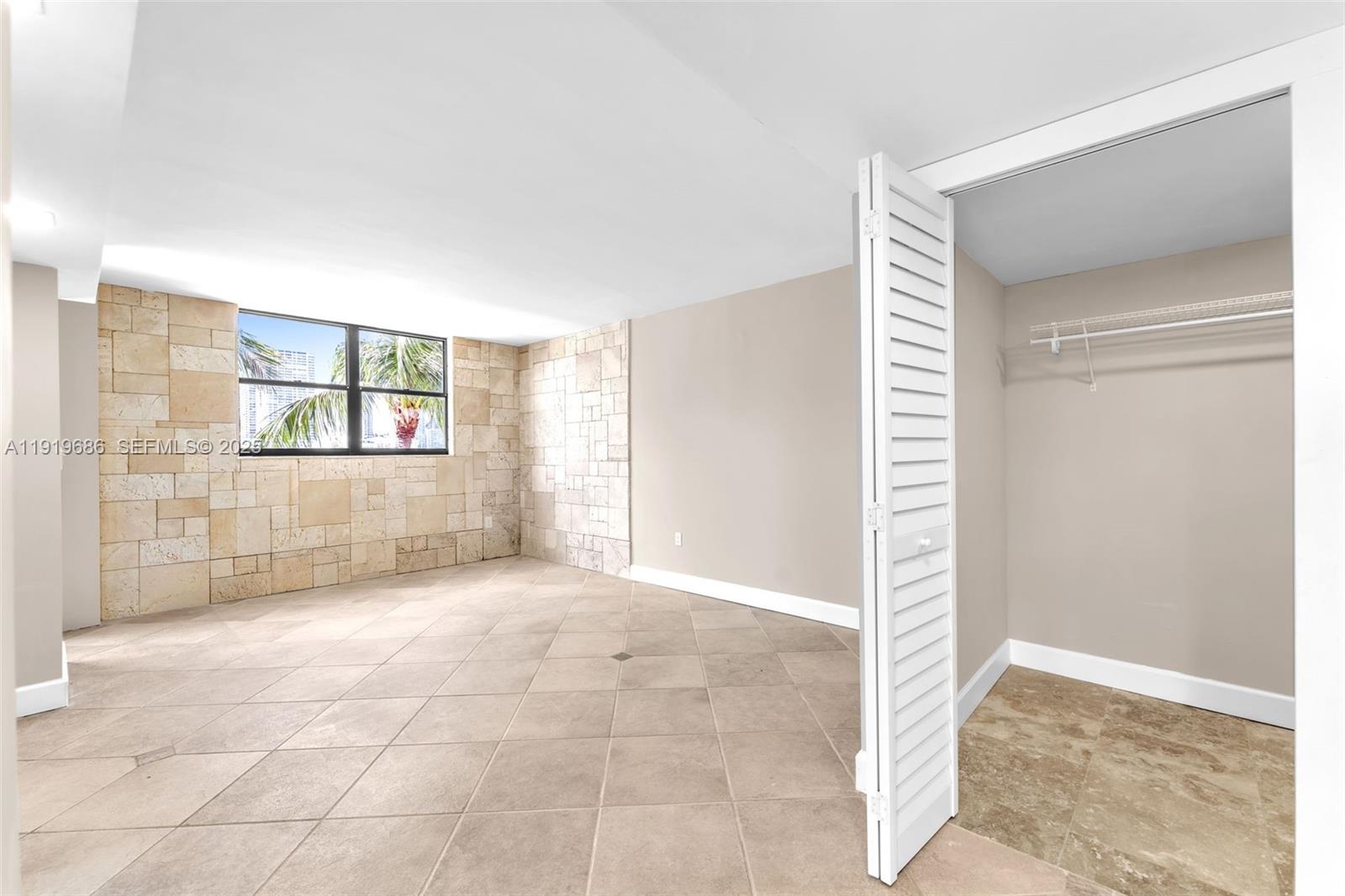 801 N Venetian Dr #208, Miami Beach FL 33139
