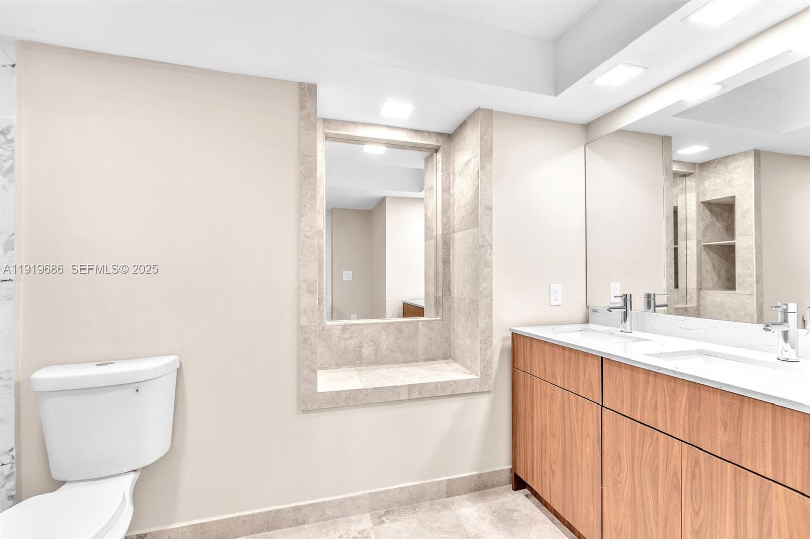 801 N Venetian Dr #208, Miami Beach FL 33139