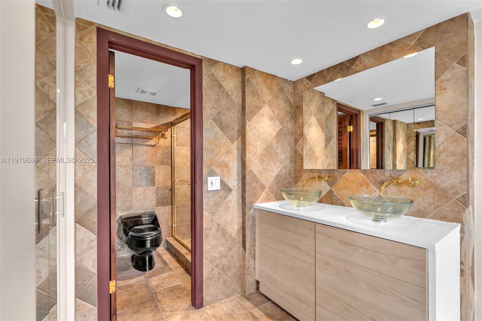 801 N Venetian Dr #208, Miami Beach FL 33139