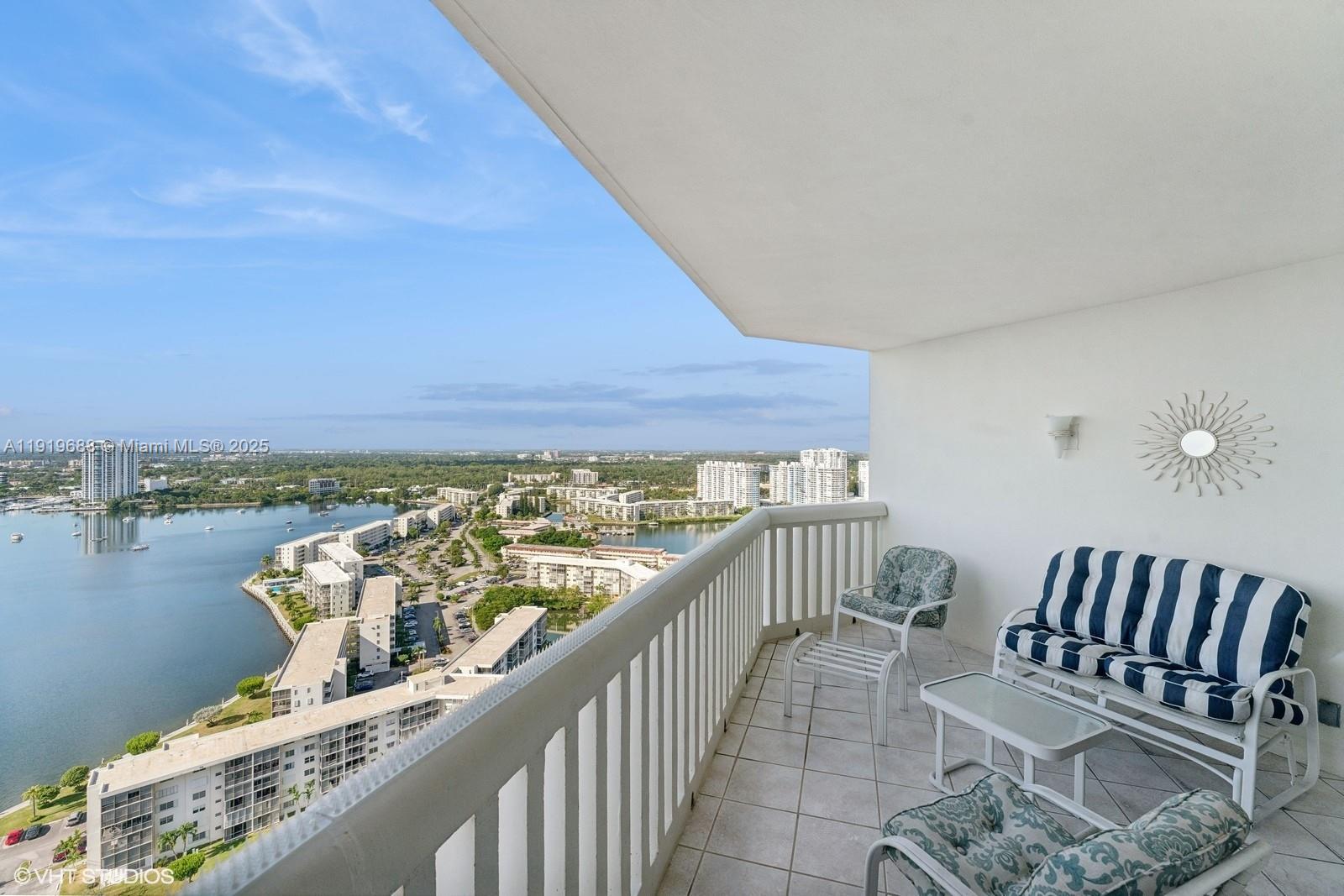 1000 W Island Blvd #2911, Aventura FL 33160