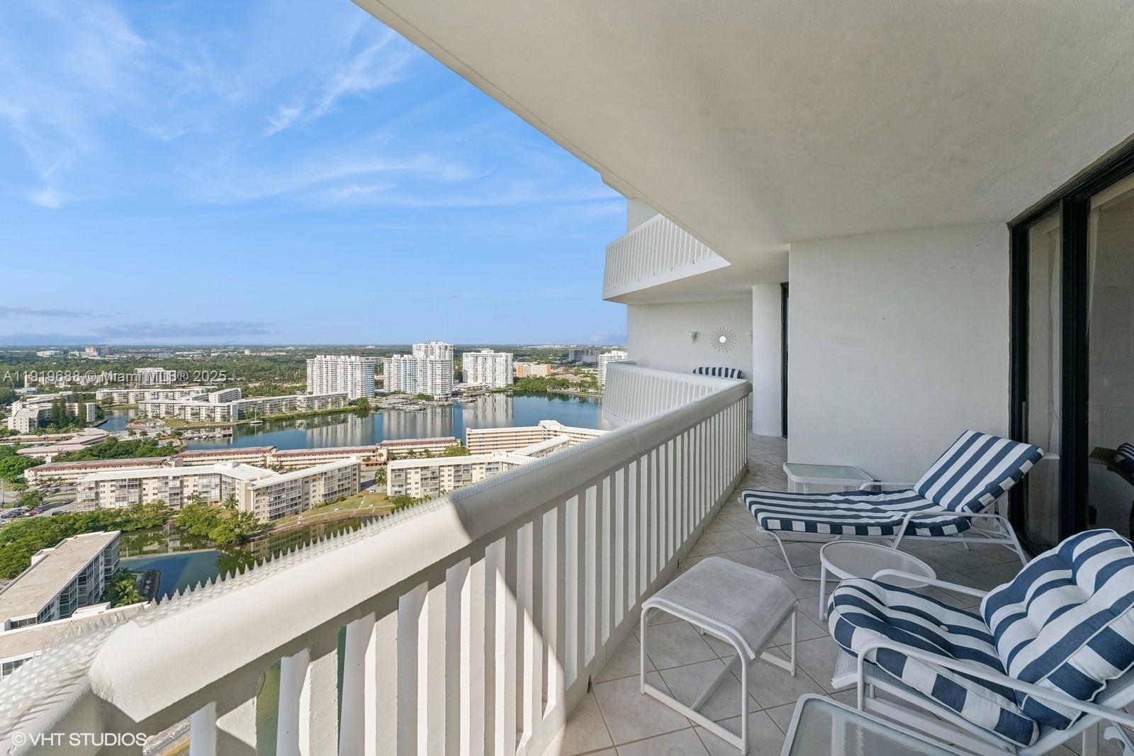 1000 W Island Blvd #2911, Aventura FL 33160