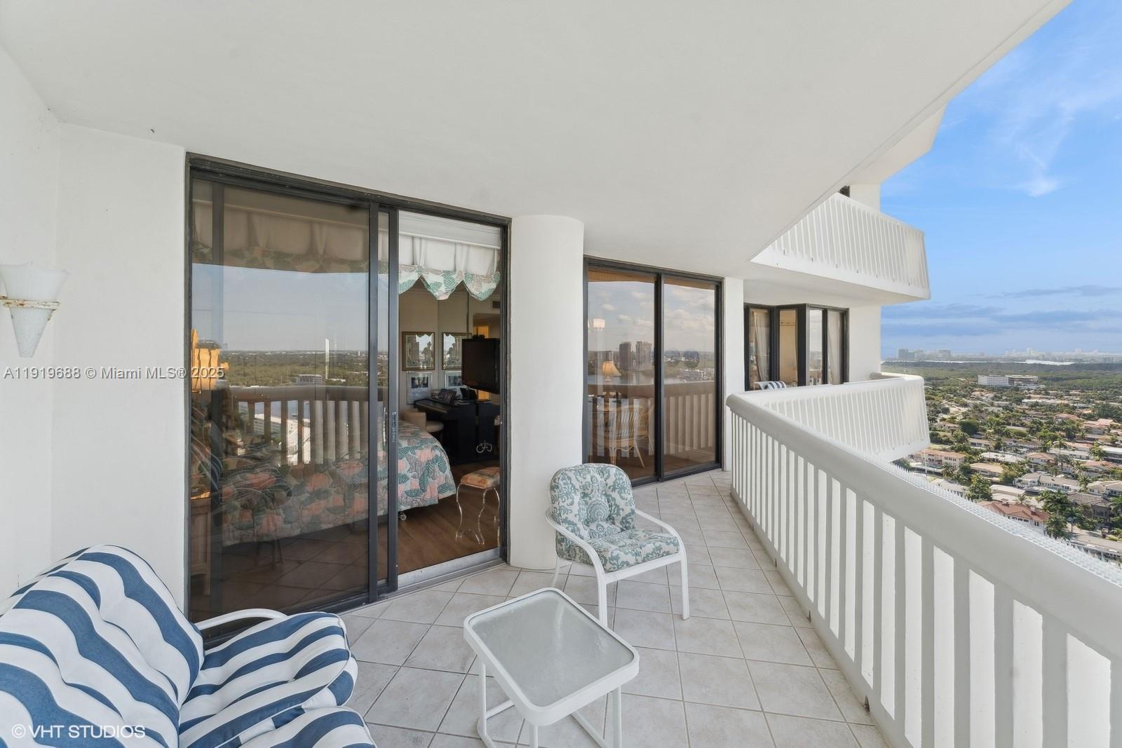 1000 W Island Blvd #2911, Aventura FL 33160