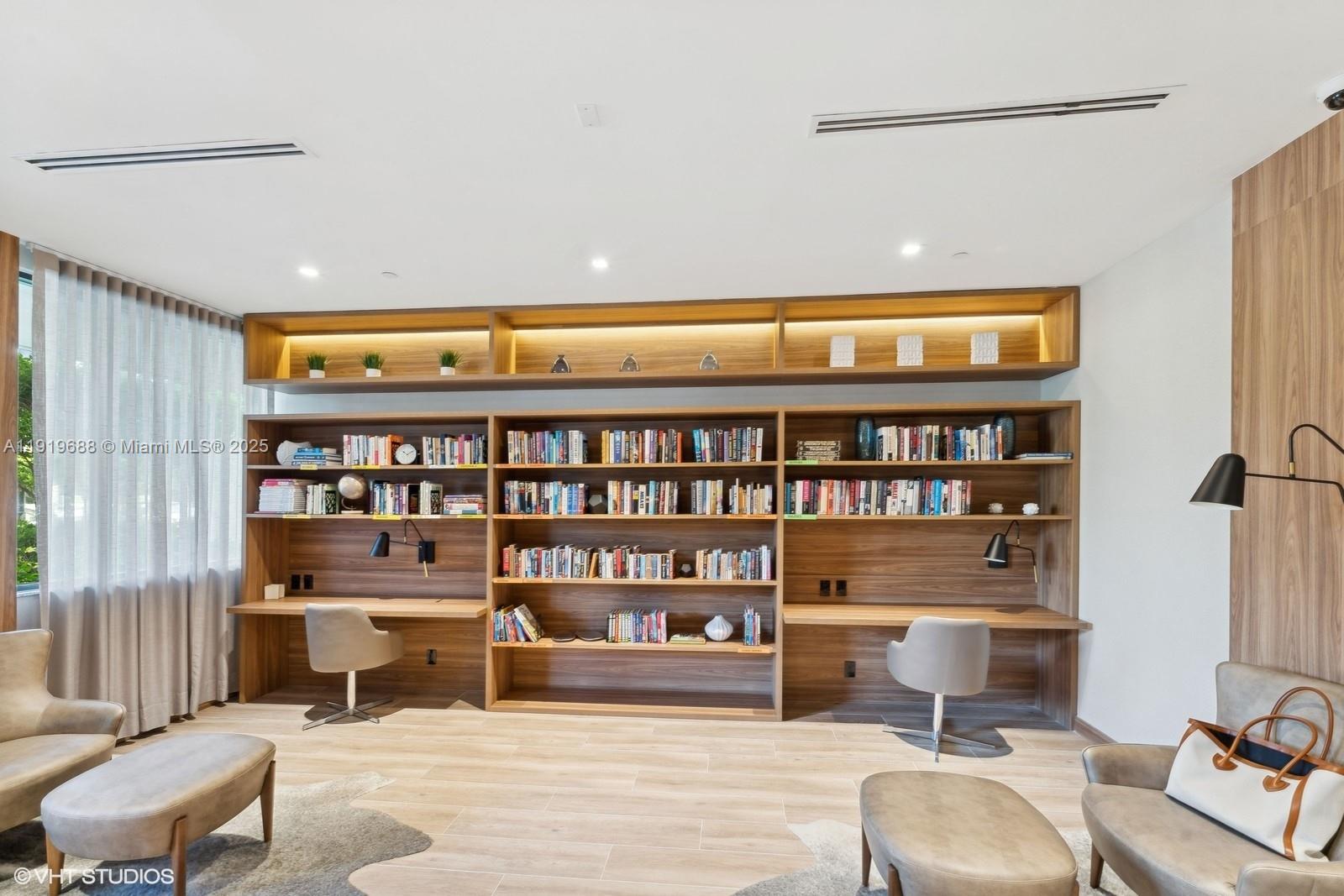 1000 W Island Blvd #2911, Aventura FL 33160