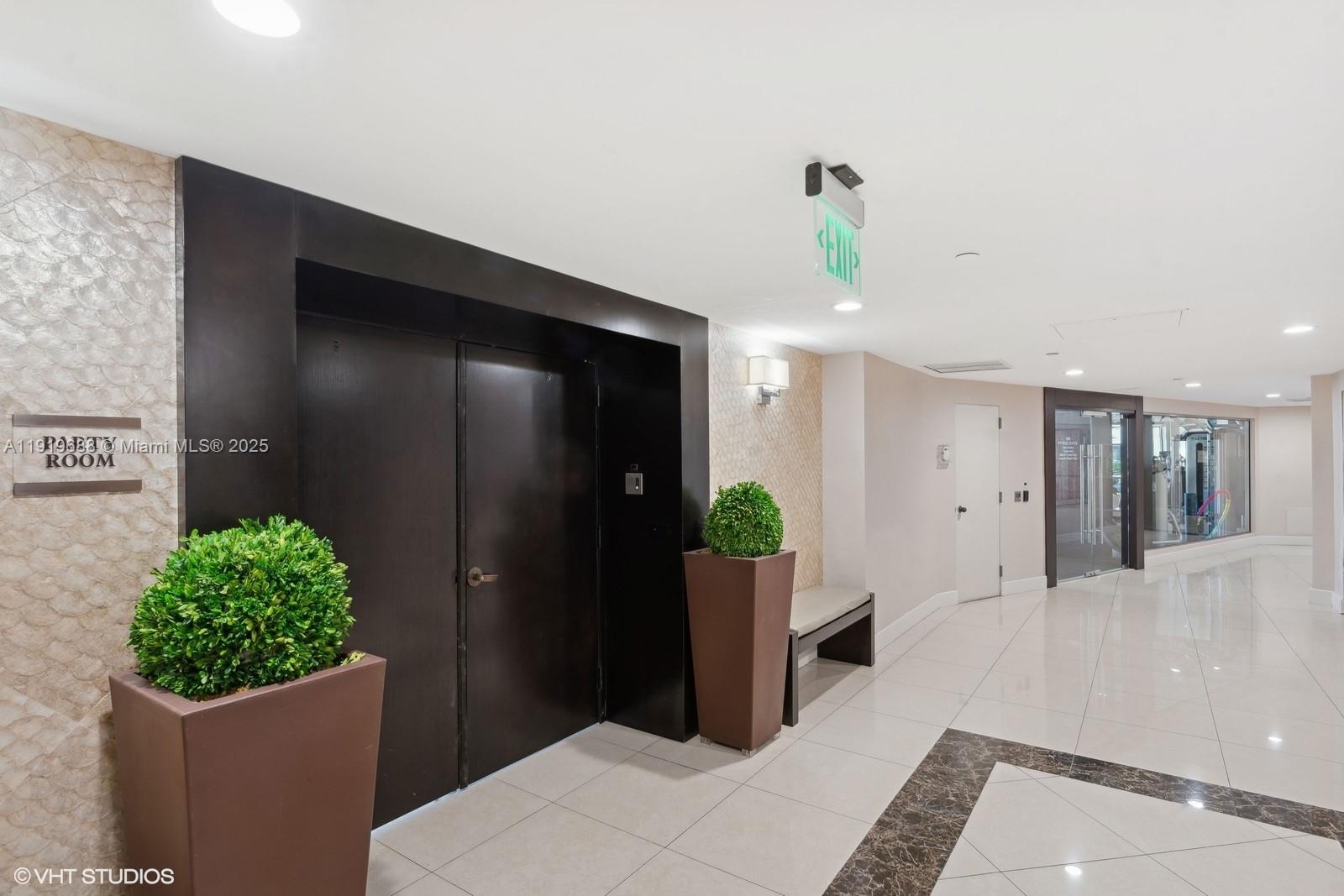 1000 W Island Blvd #2911, Aventura FL 33160
