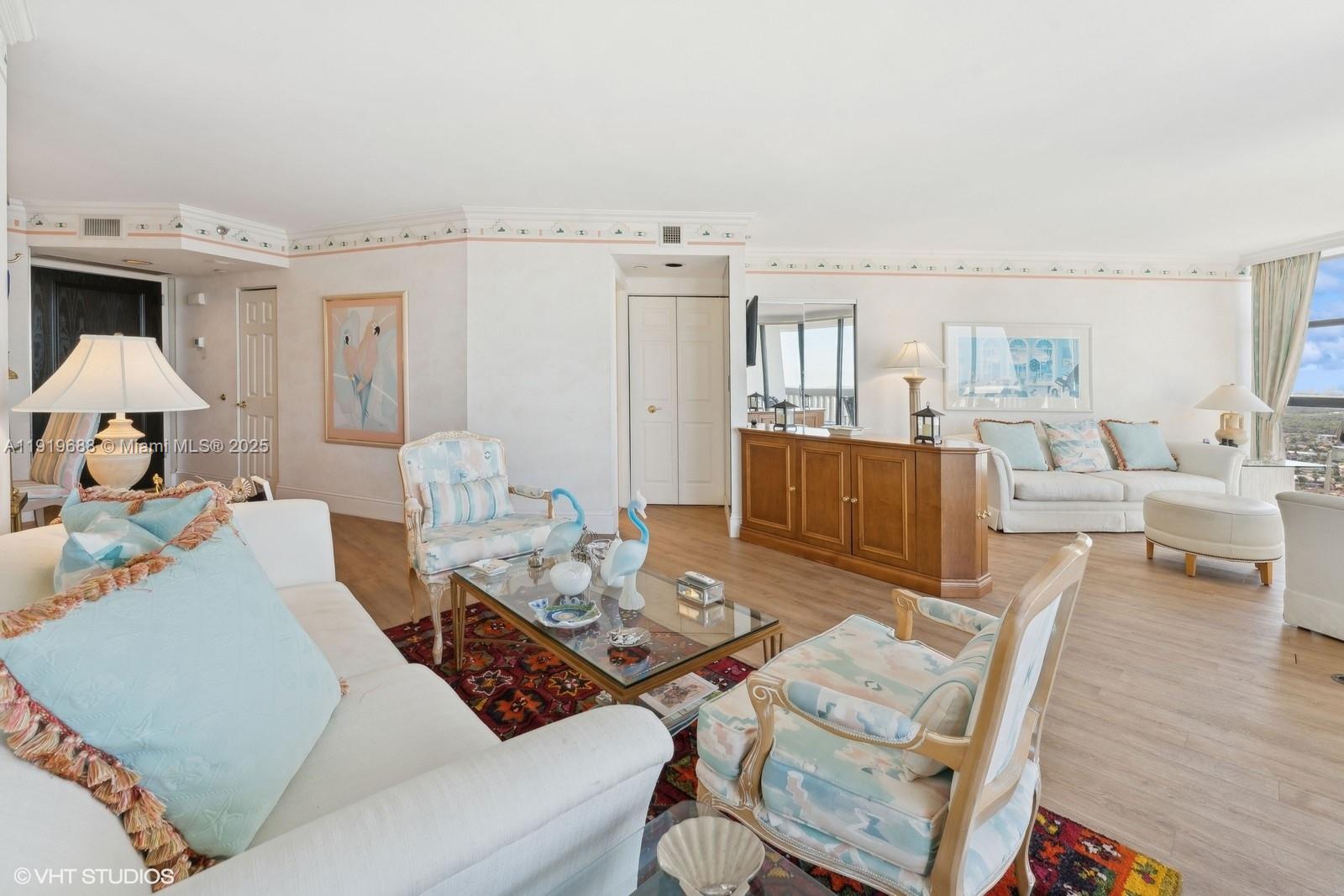 1000 W Island Blvd #2911, Aventura FL 33160
