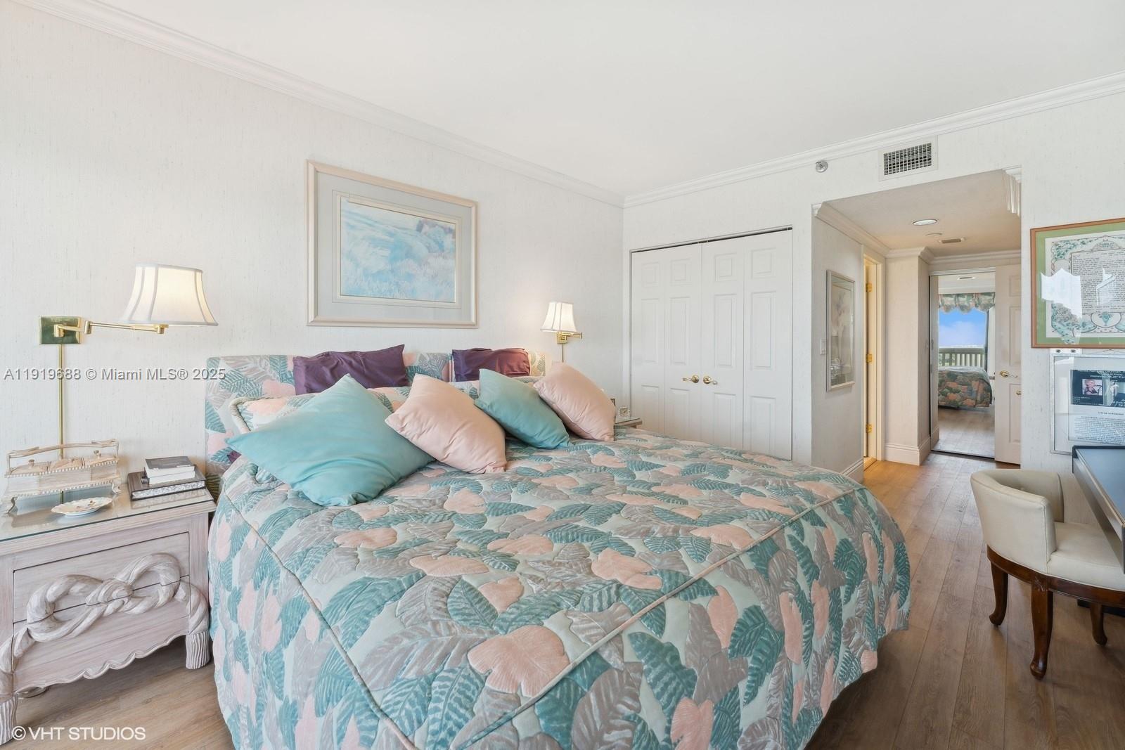 1000 W Island Blvd #2911, Aventura FL 33160