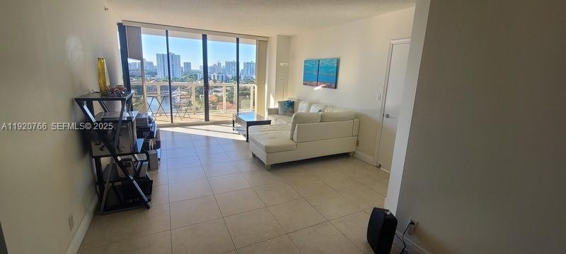 3600 Yacht Club Dr #1204, Aventura FL 33180