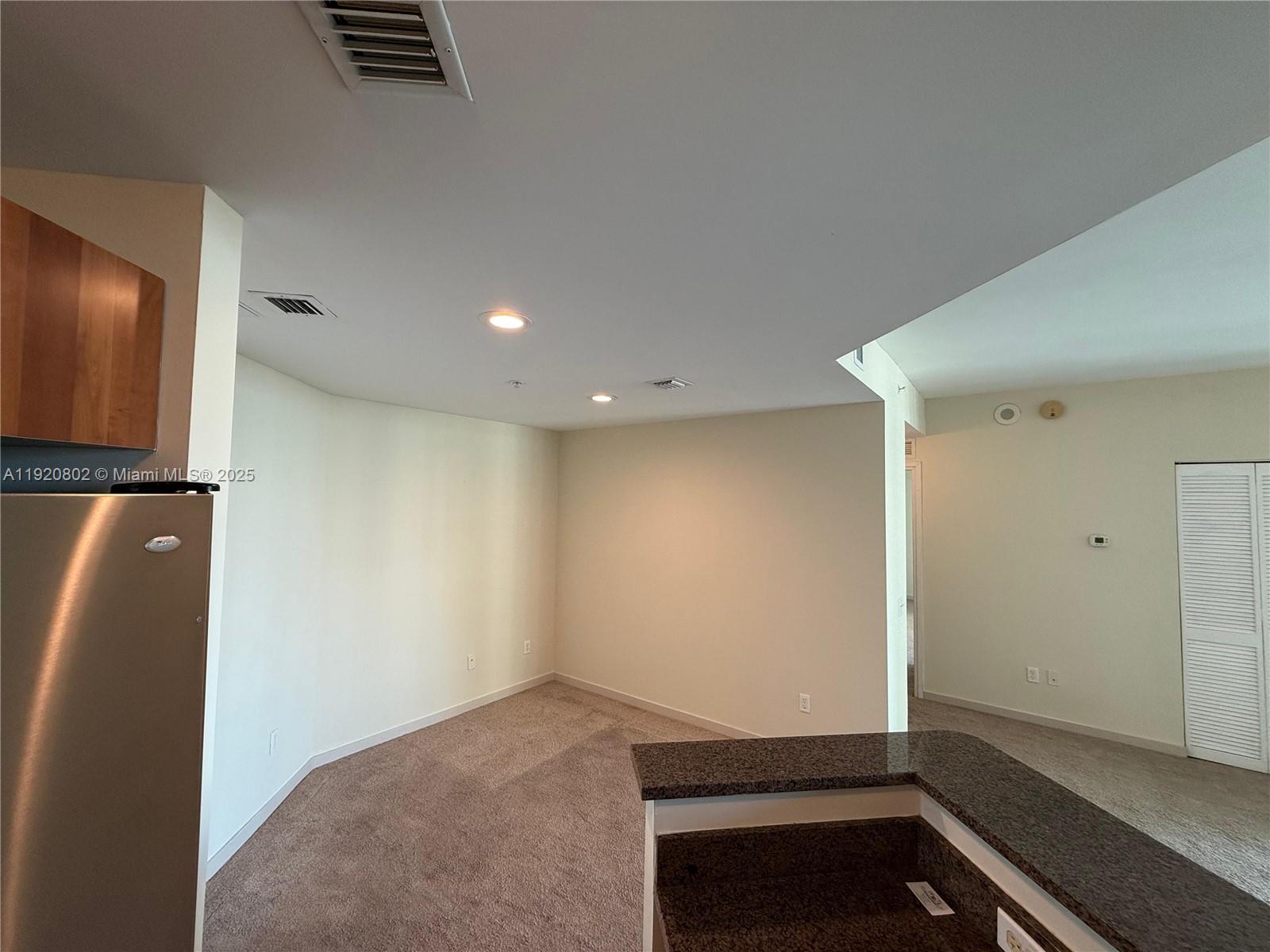 300 S Biscayne Blvd #T-1805, Miami FL 33131
