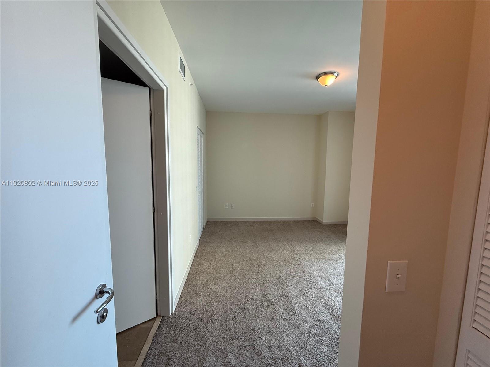 300 S Biscayne Blvd #T-1805, Miami FL 33131