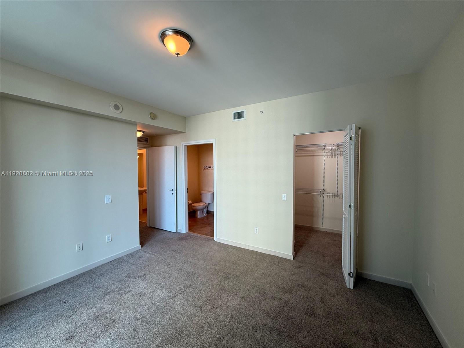 300 S Biscayne Blvd #T-1805, Miami FL 33131