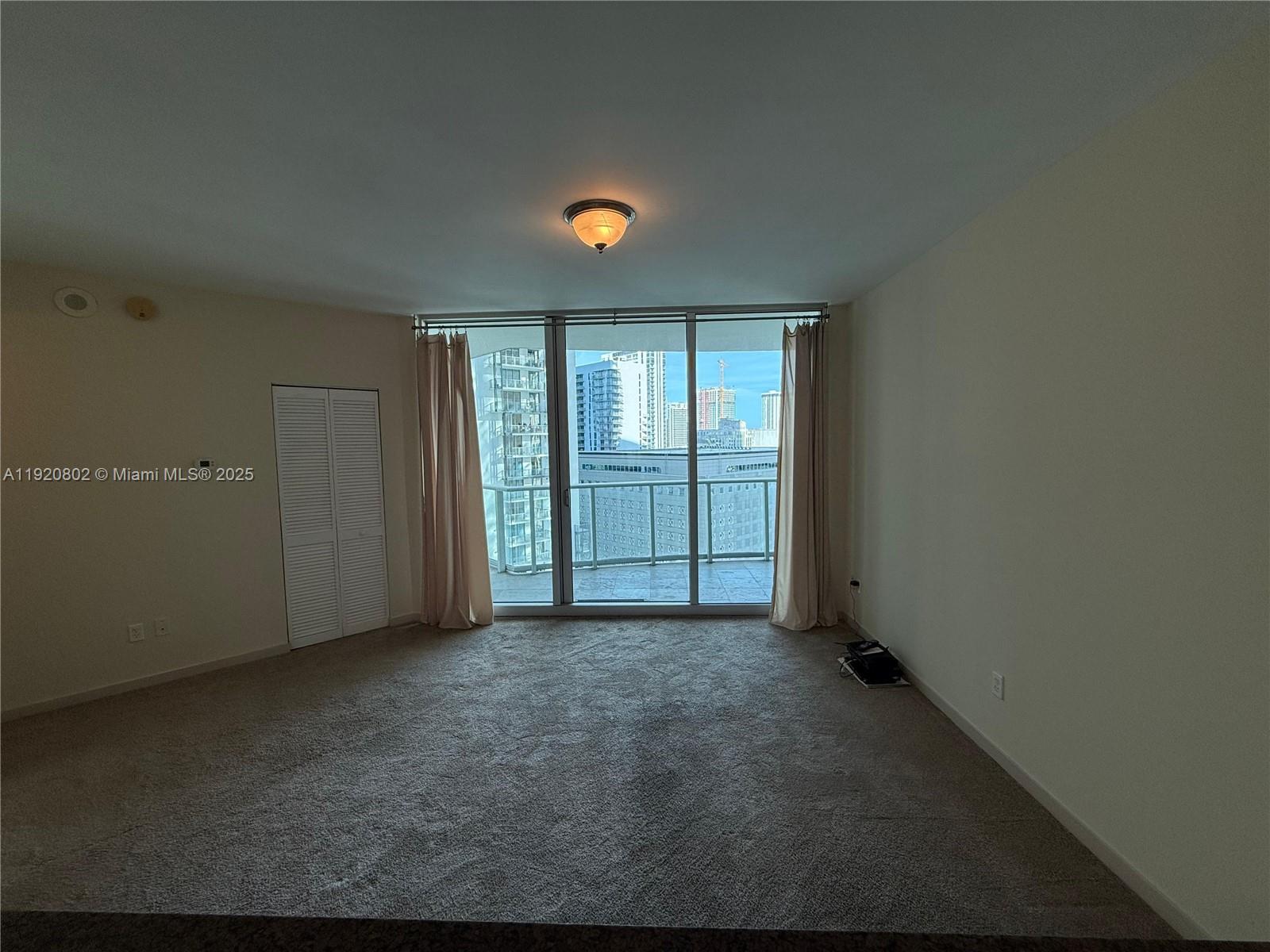 300 S Biscayne Blvd #T-1805, Miami FL 33131