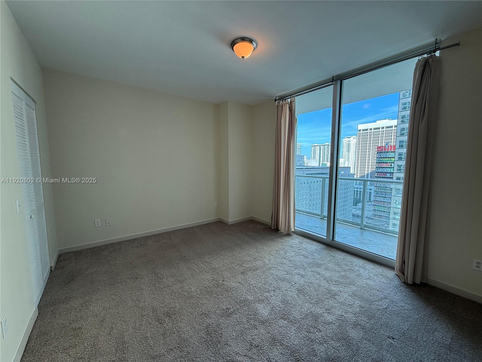 300 S Biscayne Blvd #T-1805, Miami FL 33131