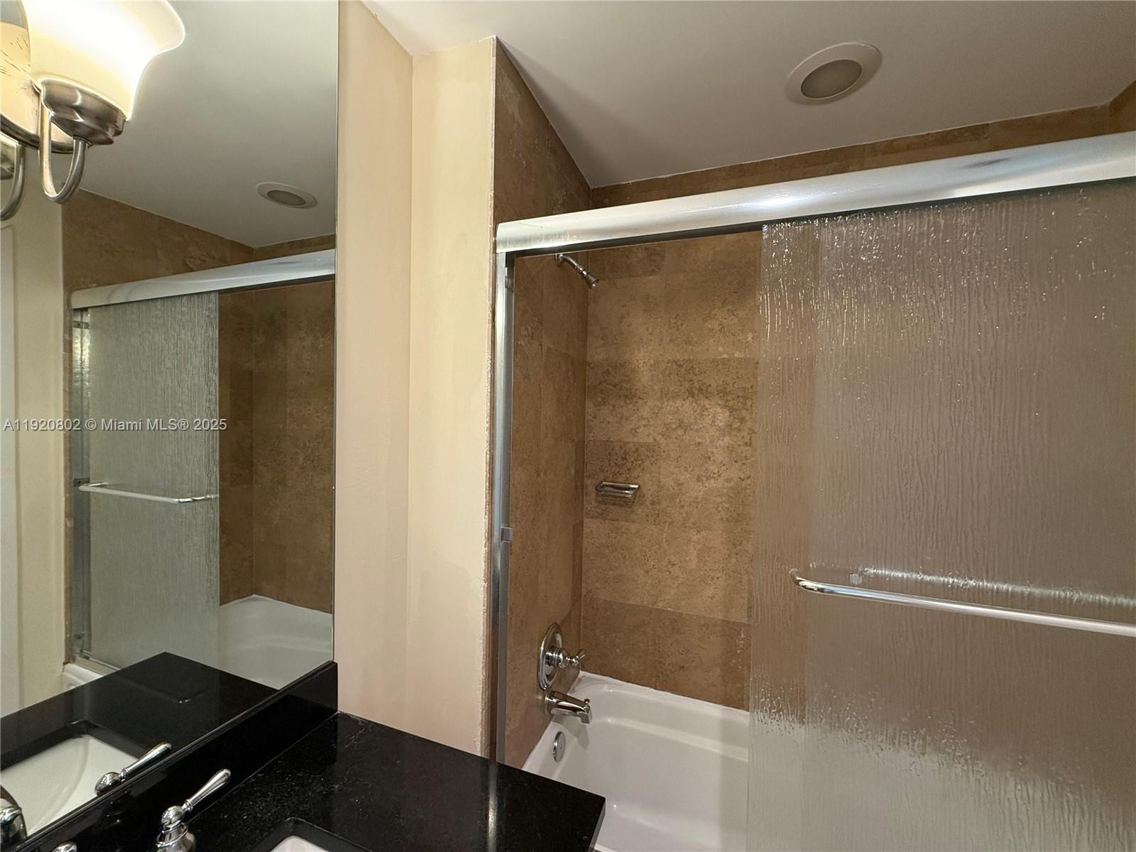 300 S Biscayne Blvd #T-1805, Miami FL 33131