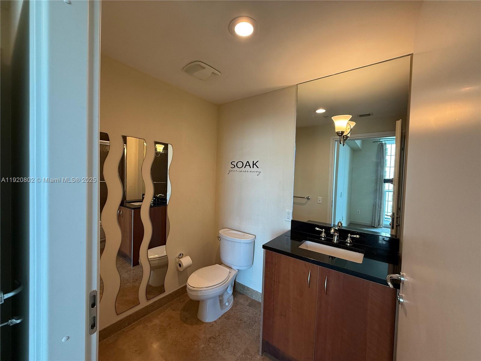 300 S Biscayne Blvd #T-1805, Miami FL 33131