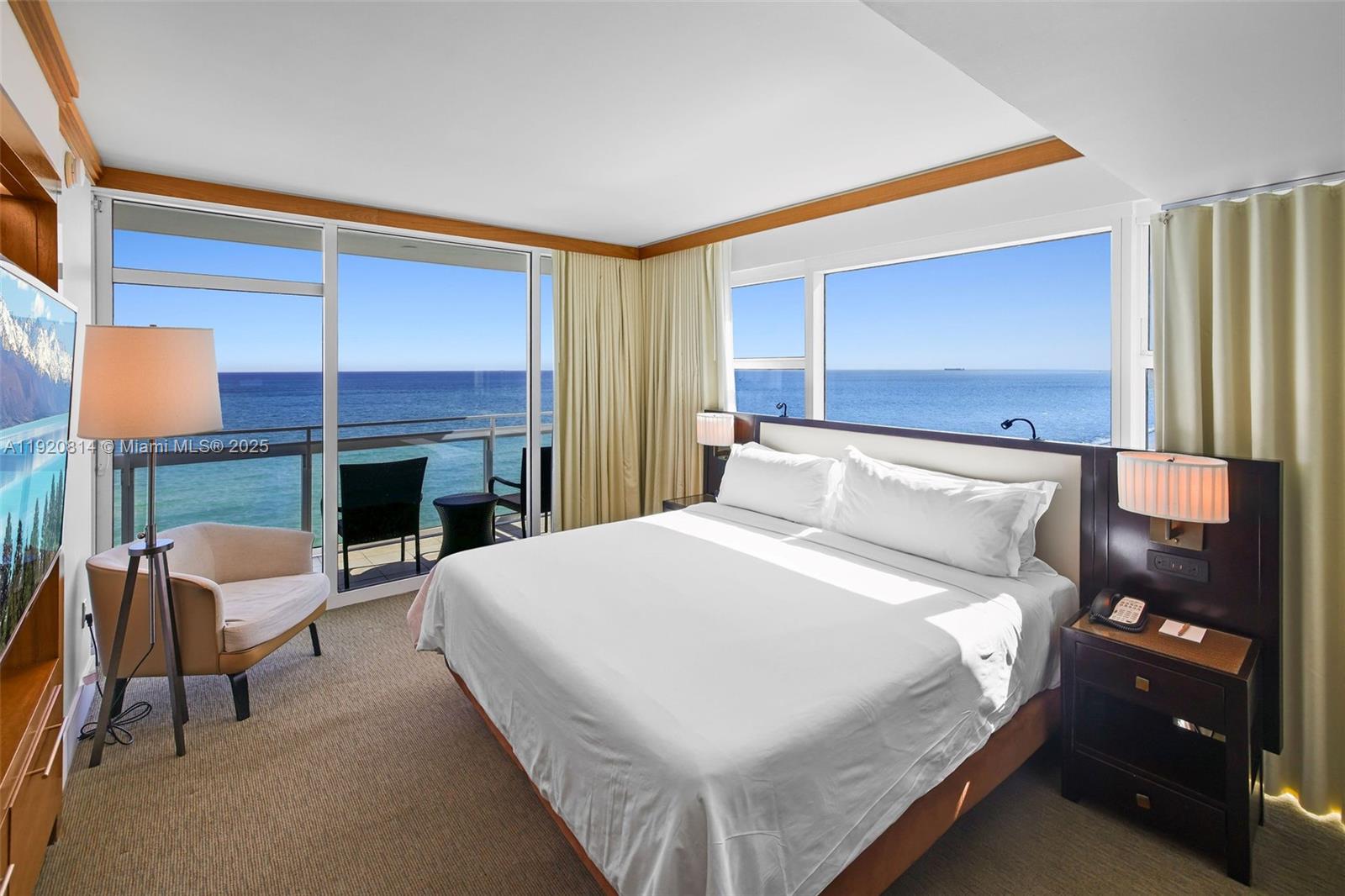 6801 Collins Ave #822(Door#) 805 (Legal#), Miami Beach FL 33141